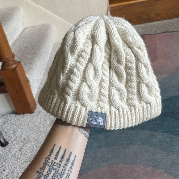 The North Face Ivory Cable Knit Wool Alpaca Blend Beanie - Picture 1 of 8
